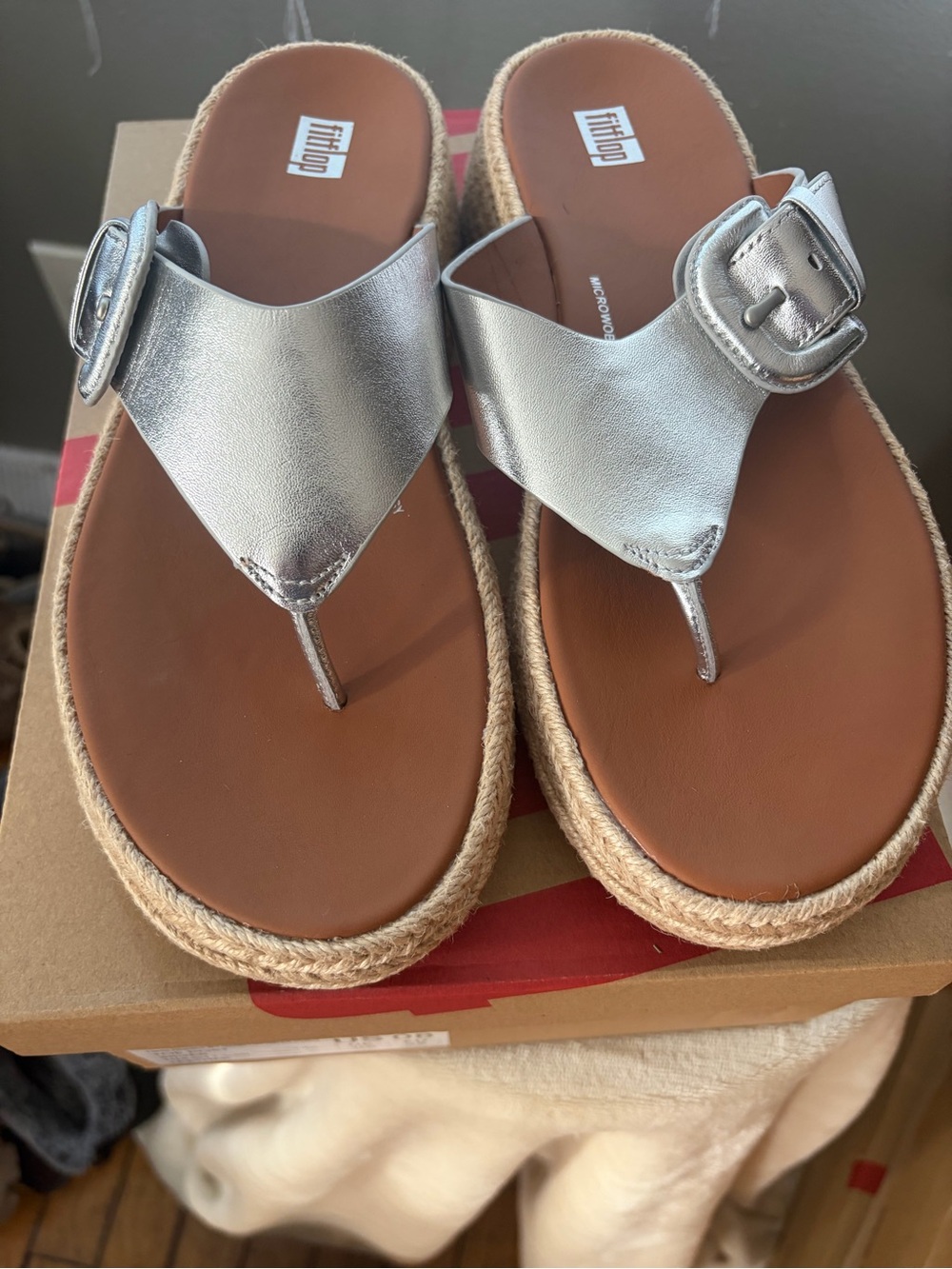 NIB Fitflop F-Mode Espadrille Leather Flatform Toe-Thong Sandals metallic silver